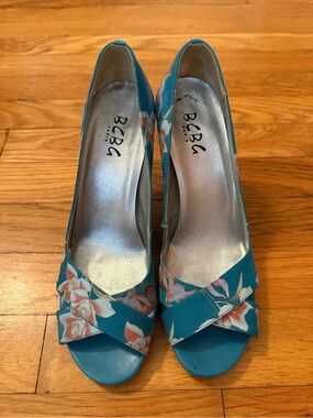 BCBG Vintage y2k Floral Teal Open-Toe Pump Sandal Heels, Size 7.5
